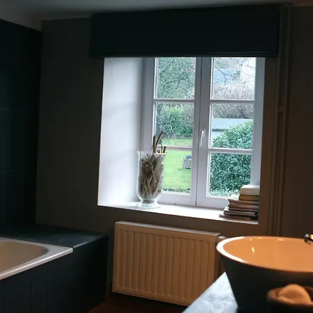 Maison De Charme Avec Piscine&jaccuzzi Couette-café Crupet